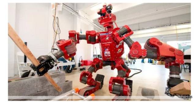 【产业互联网周报】 2023年世界互联网大会乌镇峰会举办；OpenAI宣布ChatGPT每周活跃用户数量突破1亿；国际科技组织集聚区在上海揭牌；易鲸捷回...