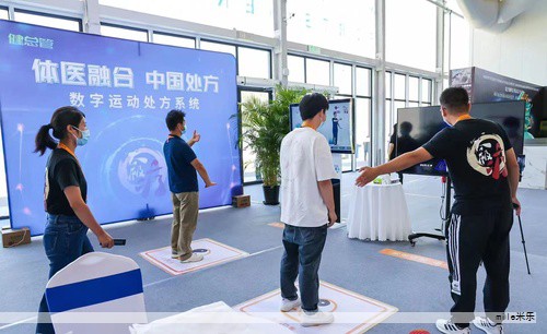 随着企业数字化转型的深入,生成式AI正在掀起一场新的技术变革。它能够从海量数据中学习并生成预测性输出,既是未来发展的趋势,也是在各行各业持续演进的现实力量。 随着企业数字化转型的深入,生成式AI正在掀起一场新的技术变革。它能够从海量数据中学习并生成预测性输出,既是未来发展的趋势,也是在各行各业持续演进的现实力量。