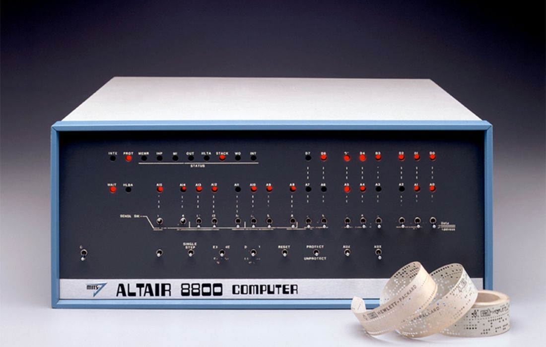 自动化替代则对传统就业岗位构成冲击