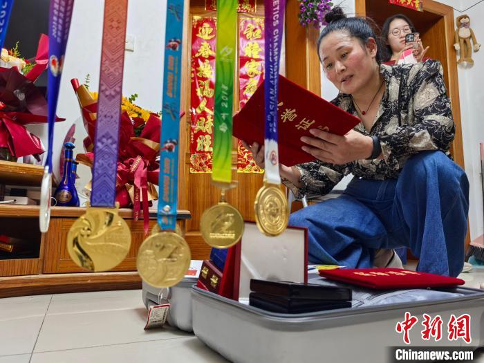 00后小将赵杰巴黎奥运摘铜 家乡父老齐贺