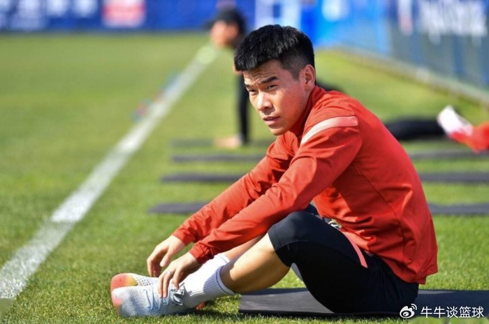 津门虎名将王霄转战辽宁铁人，助球队首胜