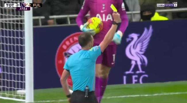 2004德甲布特进球后汉克中圈吊射破门：经典时刻