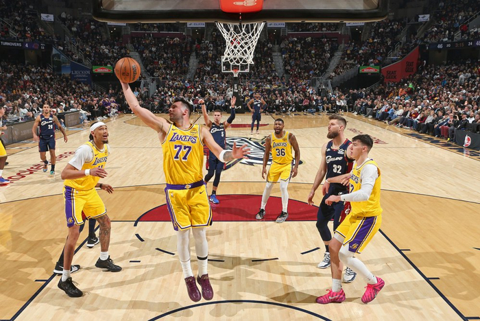 NBA常规赛4月1日焦点战：快船西部卡位战引爆，东