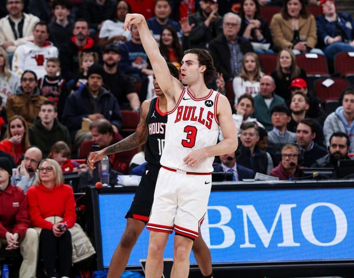 火箭客场不敌公牛 乌度卡临场指挥失误致败