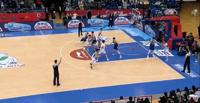 广东险胜青岛主帅怒斥外援引争议