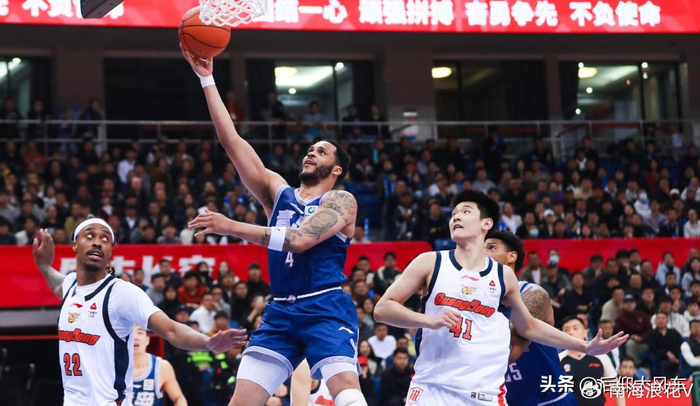 广东险胜青岛主帅怒斥外援引争议