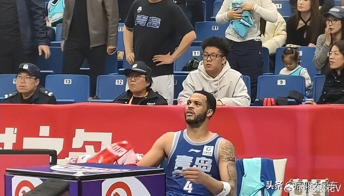 广东险胜青岛主帅怒斥外援引争议