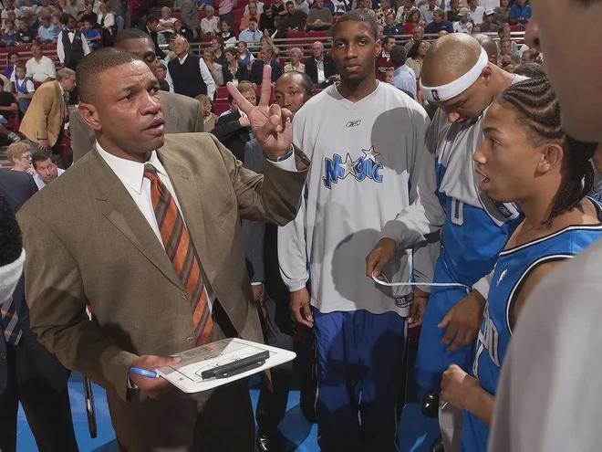 道格-里弗斯正式退休结束27年执教生涯