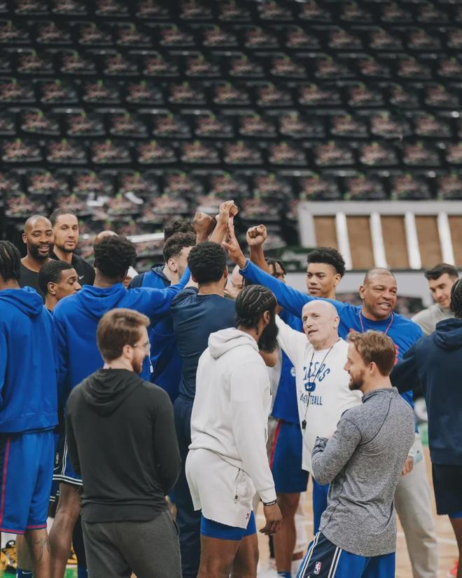 道格-里弗斯正式退休结束27年执教生涯