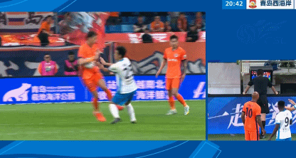 青岛德比0-0战平 裁判争议成焦点